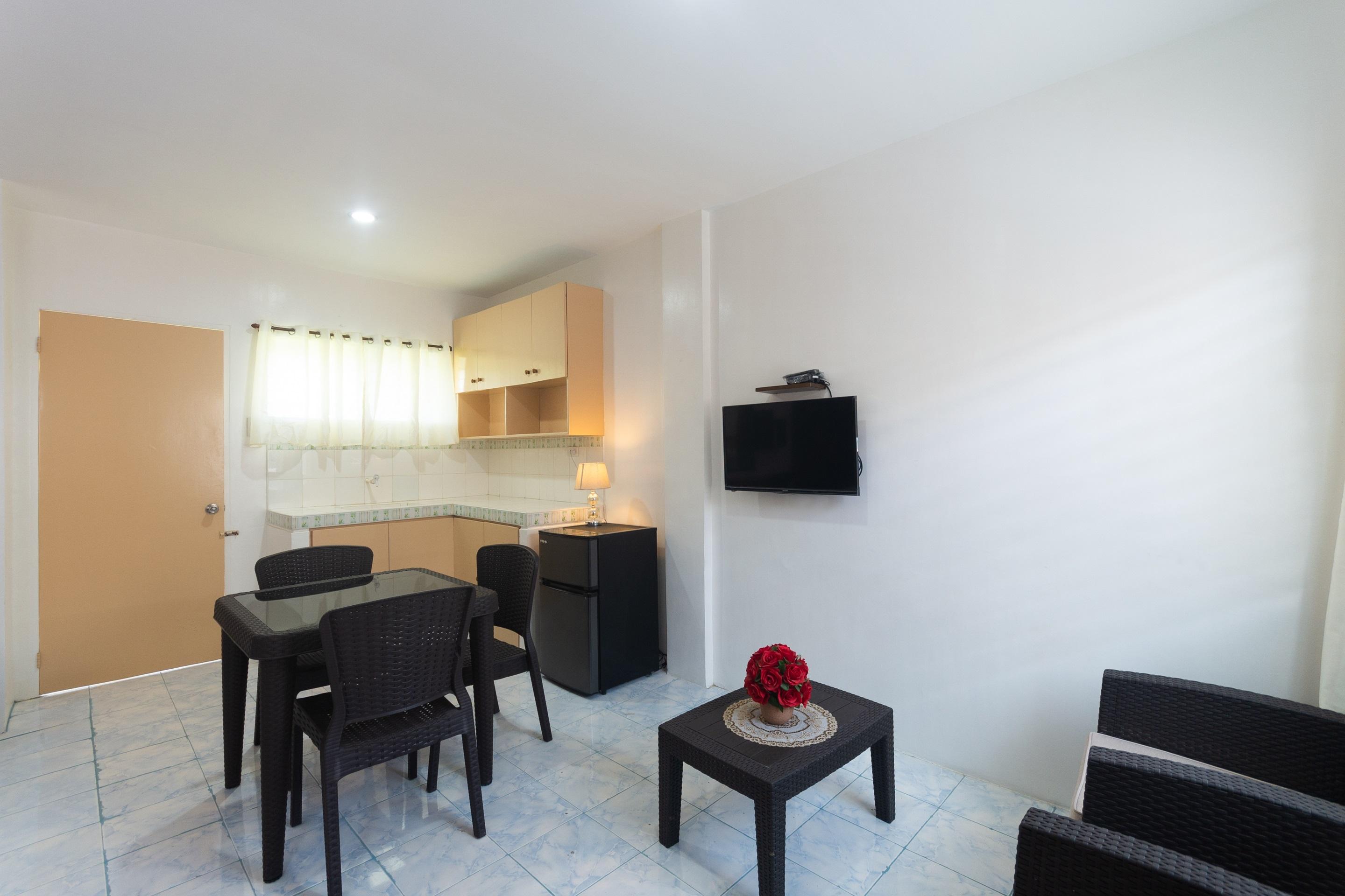 3J'S And K Apartment Lapu-Lapu City Esterno foto