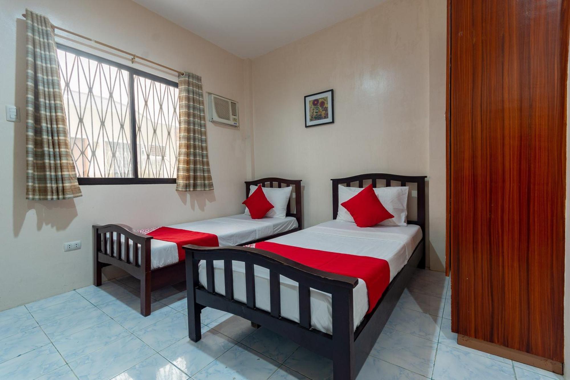 3J'S And K Apartment Lapu-Lapu City Esterno foto