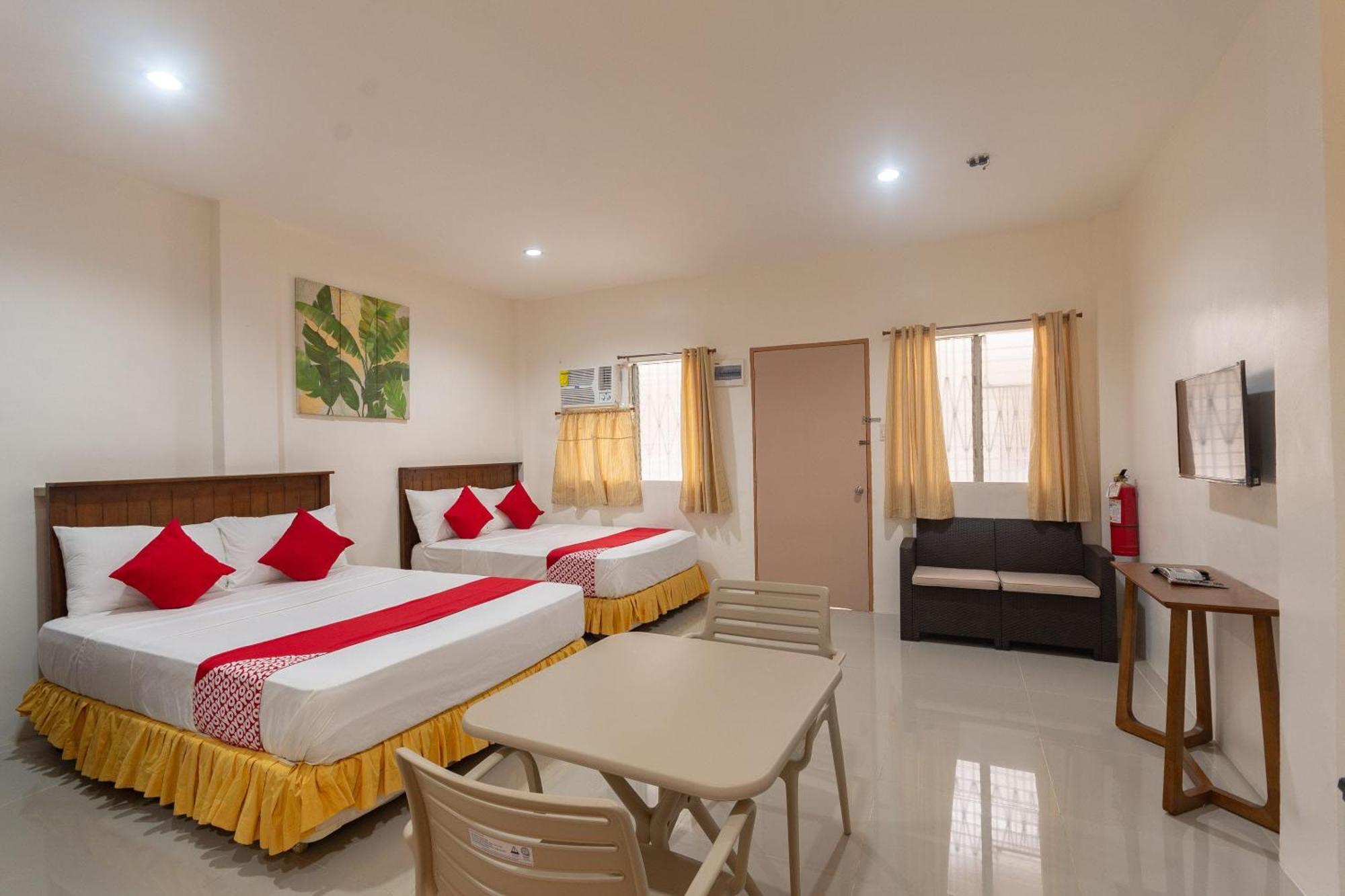 3J'S And K Apartment Lapu-Lapu City Esterno foto